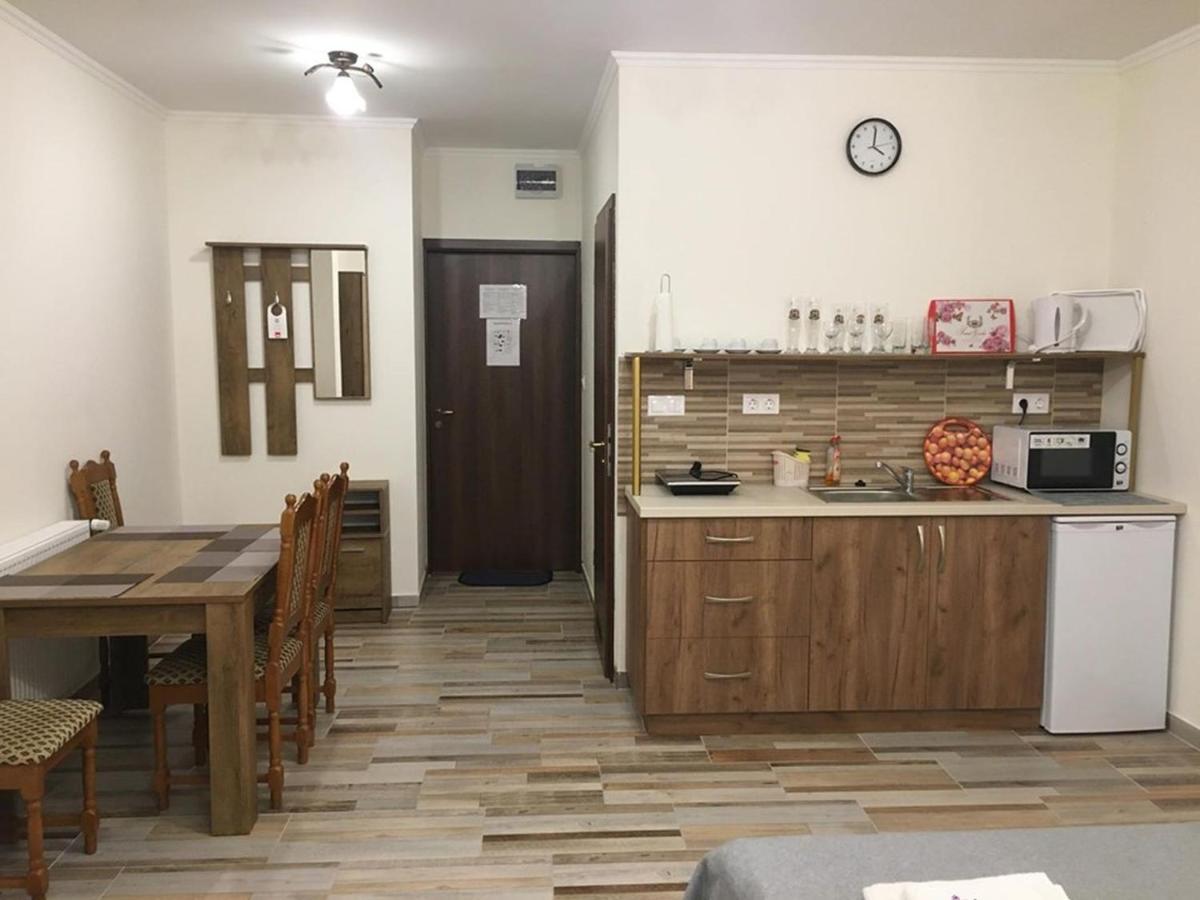 Aranykorona Apartmanhaz Мишкольц Экстерьер фото