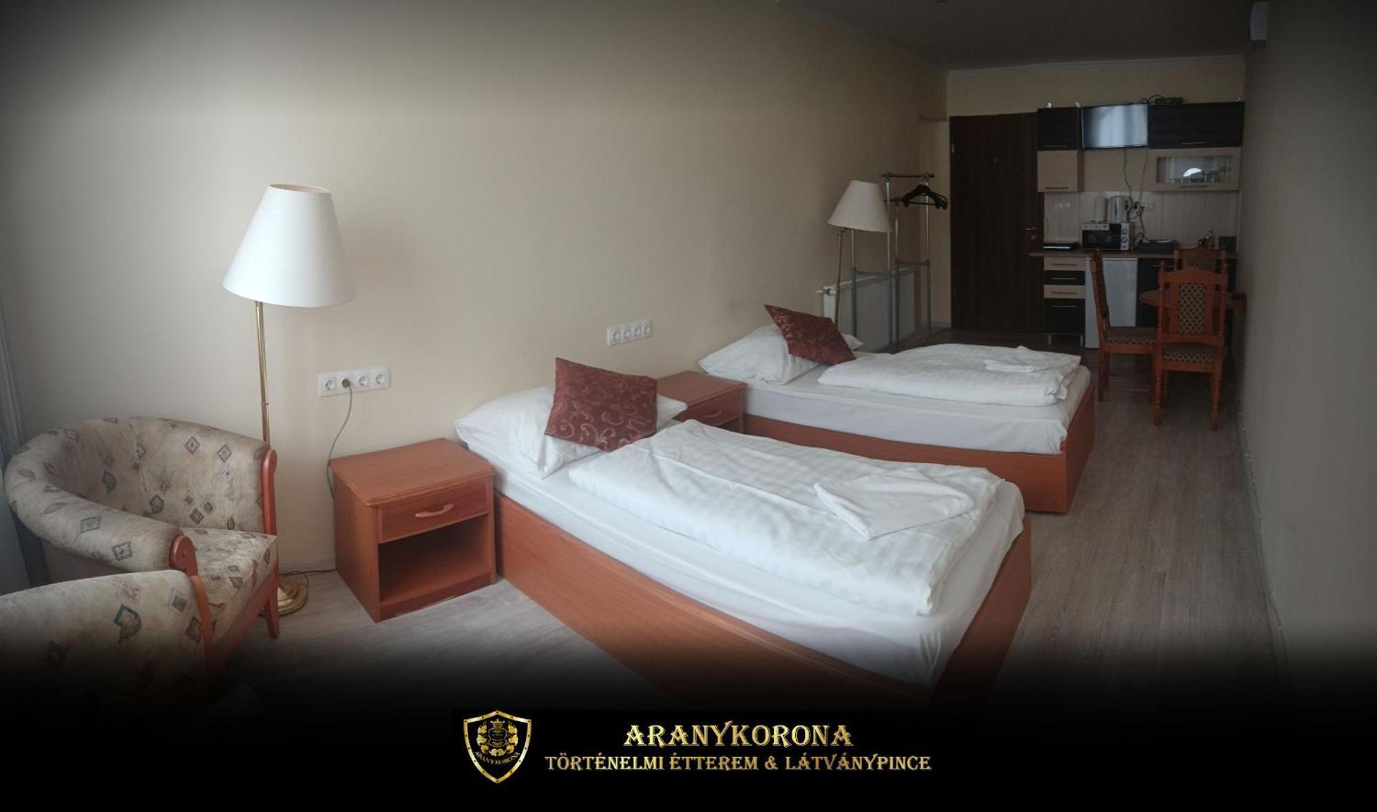 Aranykorona Apartmanhaz Мишкольц Экстерьер фото