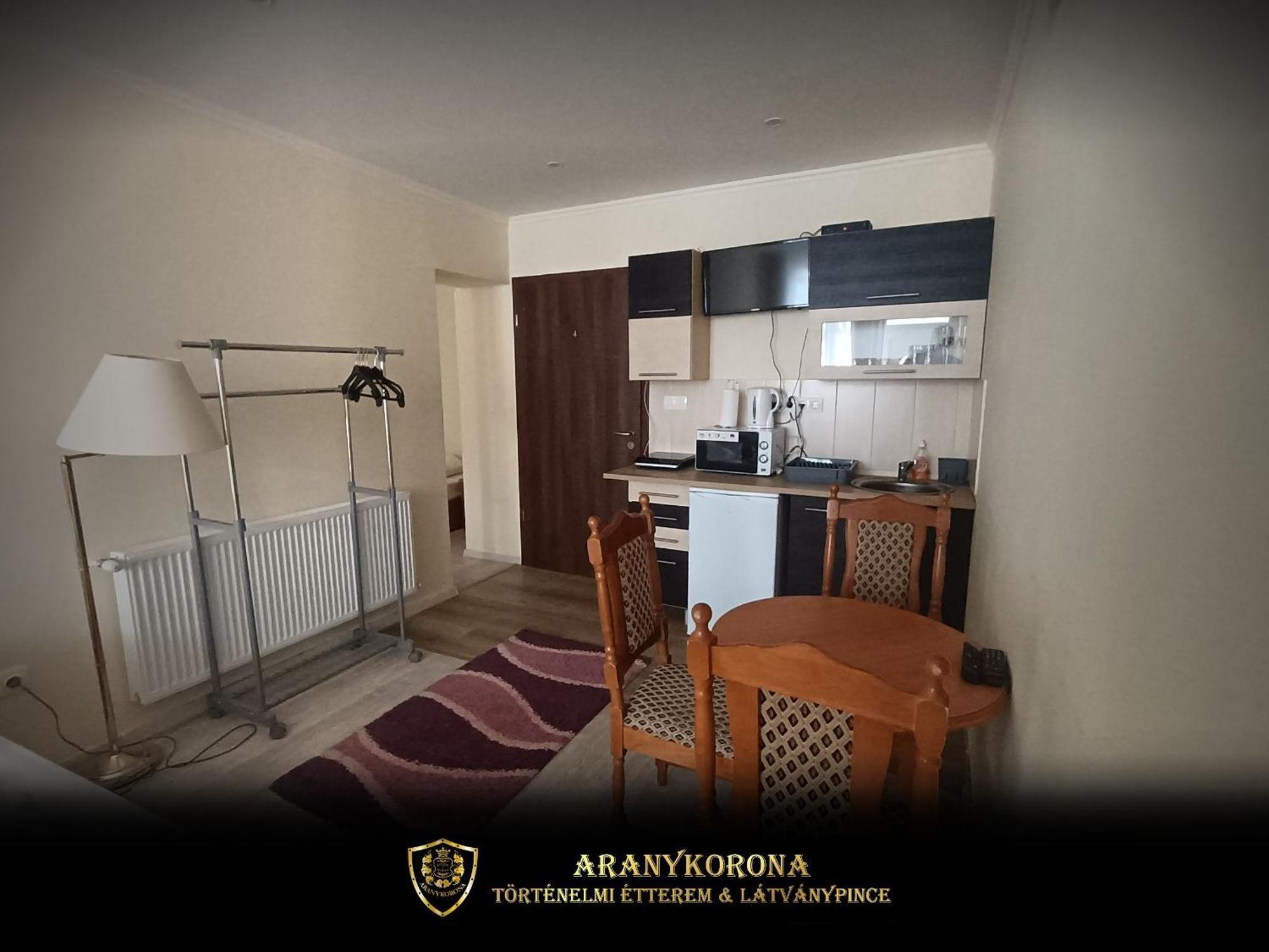 Aranykorona Apartmanhaz Мишкольц Экстерьер фото