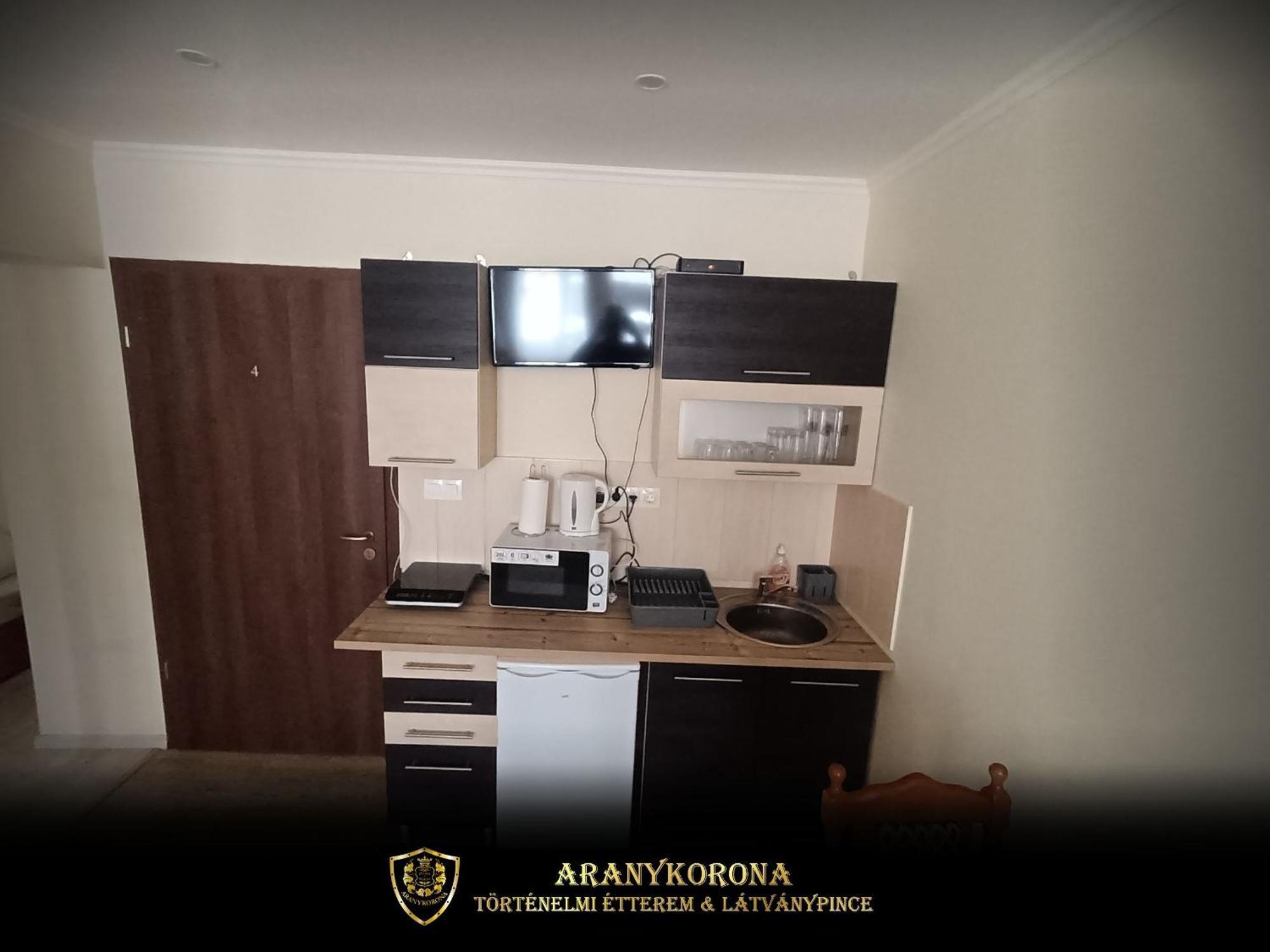 Aranykorona Apartmanhaz Мишкольц Экстерьер фото